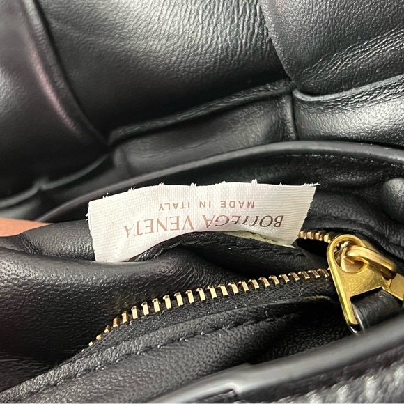 Authentic Bottega Veneta Cassette crossbody - Picture 12 of 14